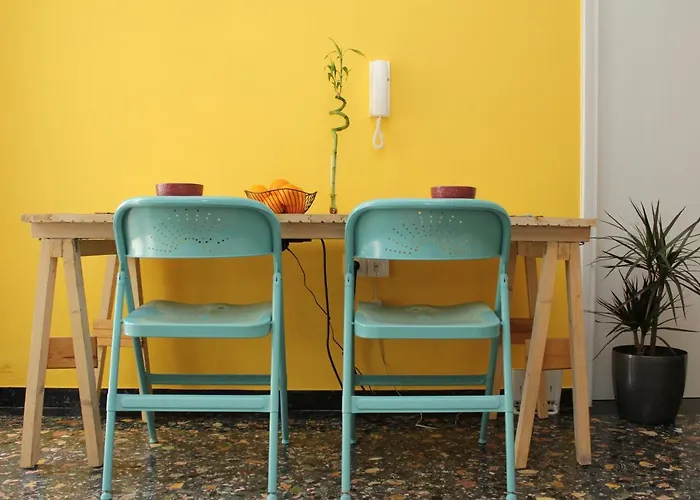Funky Central Apt